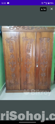 সিরিস কাঠের আলমারি